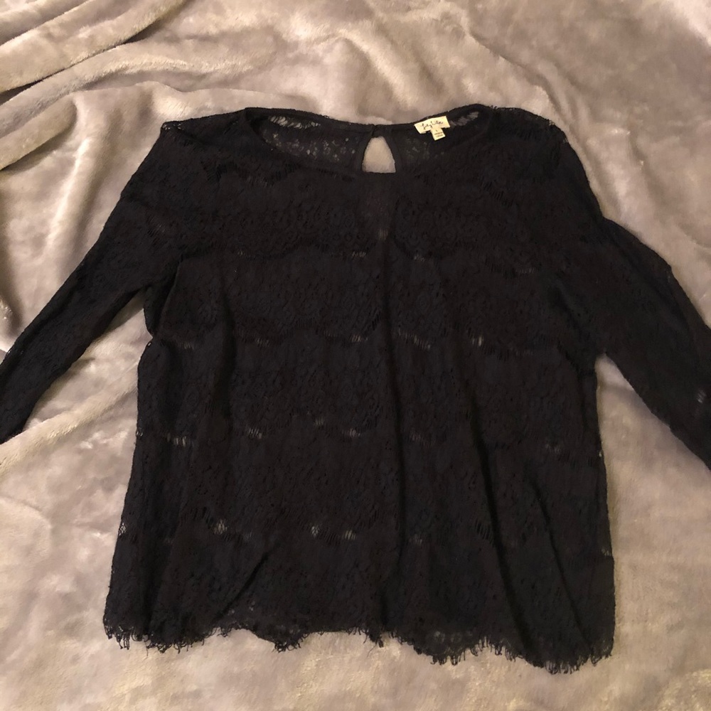 ✨beautiful sheer lace shirt